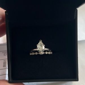 Engagement ring and wedding band